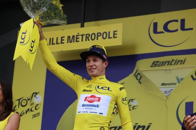 TOUR DE FRANCE 2025 PHOTOPQR VOIX DU NORD SM ; 05 07 2025 ; Lille, le 05 07 2025, Arrivee de la 1ere etape du Tour de France entre Lille et Lille Belgian Jasper Philipsen of Alpecin-Deceuninck wins the first stage French cycling race Tour de France 2024 takes place in july 2025 1 France Copyright: xPHOTOPQR VOIXxDUxNORD MAXPPPxSMx 20250705VDN0040 20250705VDN0042