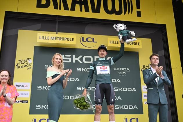 Tour de France 2025 Stage 1 LILLE METROPOLE, FRANCE - JULY 05 : Philipsen Jasper (BEL) of Alpecin-Deceuninck on the podium with the green jersey during stage 1 of the 112th edition of Tour de France an UCI World Tour 2.UWT cycling road race stage for Men Elite of 185 km with start in Lille Metropole and finish in Lille Metropole on July 5, 2025 in Lille Metropole, France, 05 07 2025 ( Motordriver Kenny Verfaillie - Lille Metropole France  Copyright: xJanxDexMeuleneirx