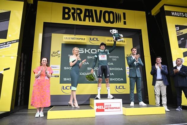 Tour de France 2025 Stage 1 LILLE METROPOLE, FRANCE - JULY 05 : Philipsen Jasper (BEL) of Alpecin-Deceuninck on the podium with the green jersey during stage 1 of the 112th edition of Tour de France an UCI World Tour 2.UWT cycling road race stage for Men Elite of 185 km with start in Lille Metropole and finish in Lille Metropole on July 5, 2025 in Lille Metropole, France, 05 07 2025 ( Motordriver Kenny Verfaillie - Lille Metropole France  Copyright: xJanxDexMeuleneirx
