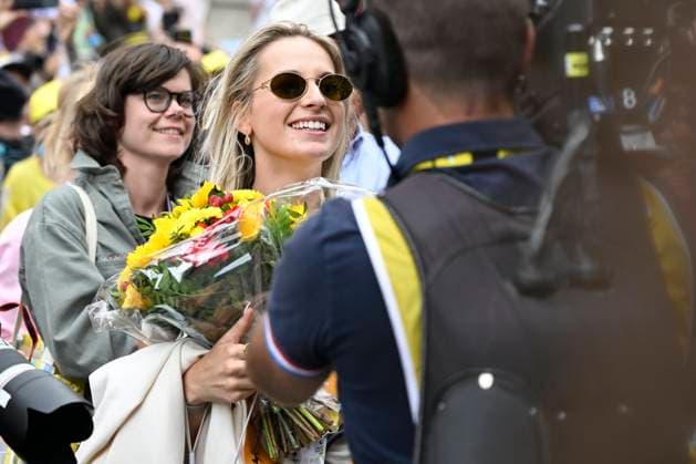 Tour de France 2025 Stage 1 LILLE METROPOLE, FRANCE - JULY 05 : Melanie Peetermans, girlfriend of Philipsen Jasper (BEL) of Alpecin-Deceuninck during stage 1 of the 112th edition of Tour de France an UCI World Tour 2.UWT cycling road race stage for Men Elite of 185 km with start in Lille Metropole and finish in Lille Metropole on July 5, 2025 in Lille Metropole, France, 05 07 2025 ( Motordriver Kenny Verfaillie - Lille Metropole France  Copyright: xJanxDexMeuleneirx