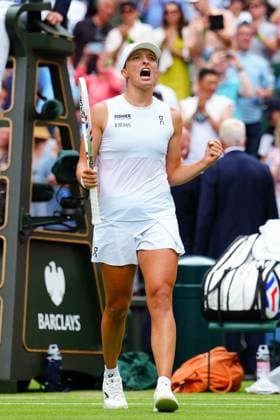 Iga Swiatek celebrates victory in her third round match Wimbledon Tennis Championships, Day 6, The All England Lawn Tennis and Croquet Club, London, UK - 05 Jul 2025London The All England Lawn Tennis and United Kingdom  Copyright: xJavierxGarcia Shutterstockx 15385616bg