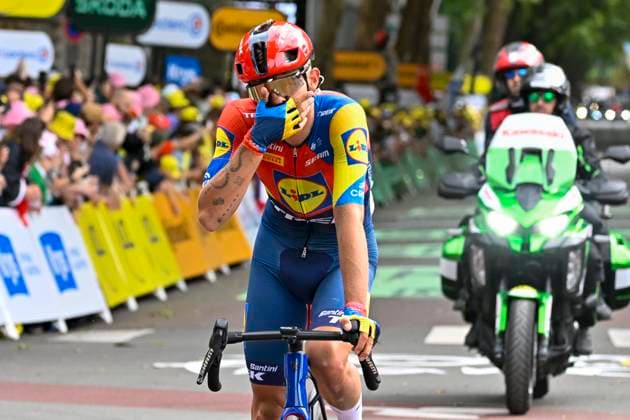 Tour de France 2025 Stage 1 LILLE METROPOLE, FRANCE - JULY 05 : Nys Thibau (BEL) of Lidl - Trek at the finish line during stage 1 of the 112th edition of Tour de France an UCI World Tour 2.UWT cycling road race stage for Men Elite of 185 km with start in Lille Metropole and finish in Lille Metropole on July 5, 2025 in Lille Metropole, France, 05 07 2025 ( Motordriver Kenny Verfaillie - Lille Metropole France  Copyright: xJanxDexMeuleneirx