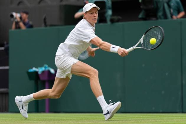 2025-07-05 Wimbledon 2025 LONDON, ENGLAND - JULY 5: Jannik Sinner of Italy during Wimbledon 2025 at All England Lawn Tennis & Croquet Club on July 5, 2025 in London, England. London All England Lawn Tennis & Croquet Club England Content not available for redistribution in The Netherlands directly or indirectly through any third parties. Copyright: xMarleenxFouchierx