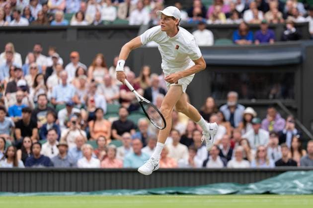 2025-07-05 Wimbledon 2025 LONDON, ENGLAND - JULY 5: Jannik Sinner of Italy during Wimbledon 2025 at All England Lawn Tennis & Croquet Club on July 5, 2025 in London, England. London All England Lawn Tennis & Croquet Club England Content not available for redistribution in The Netherlands directly or indirectly through any third parties. Copyright: xMarleenxFouchierx