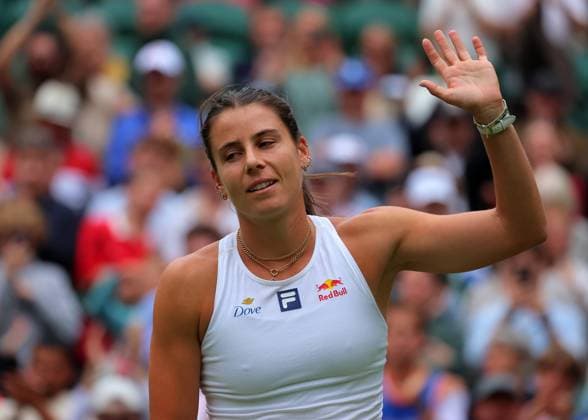 5th July 2025; All England Lawn Tennis and Croquet Club, London, England; Wimbledon Tennis Tournament, Day 6; Emma Navarro (USA) waves to the fans after defeating Barbora Krejcikova (CZE) 2-6 6-3 6-4  ActionPlus12809894 JohnxPatrickxFletcher