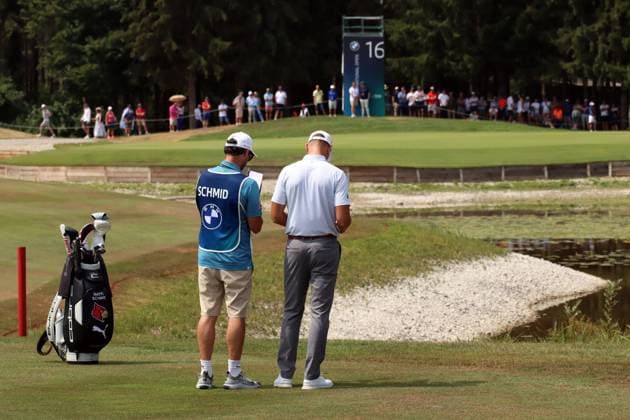 BMW International Open, Eichenried, 05 07 2025 Golf, BMW International Open, Eichenried, 05 07 2025, Day 3 Picture Matti, Schmid GER on penalty stroke before 16 green Copyright: xBEAUTIFULxSPORTS NilsxKoepkex