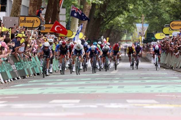 TOUR DE FRANCE 2025 PHOTOPQR VOIX DU NORD STEPHANE MORTAGNE ; 05 07 2025 ; LILLE, 05.07.2025 Cyclisme, velo, Tour de France, Arrivée de la 1ere etape du Tour de France entre Lille et Lille Victoire au sprint de Jasper Philipsen qui prend dans la foulle le maillot jaune PHOTO STEPHANE MORTAGNE LA VOIX DU NORD- French cycling race Tour de France 2024 takes place in july 2025 Hauts de France France  Copyright: xPHOTOPQR VOIXxDUxNORD MAXPPPxSTEPHANExMORTAGNEx 20250705VDN0493 20250705VDN0493