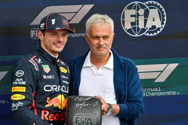Formula 1, Qualification Session, Silverstone, UK, 05 July, 2025. 05 July 2025. Max Verstappen, (presented with the Pole Position Award by Jose Mourinho) Red Bull Racing, takes 1st place and Pole Position in the Qualification Session at the Formula 1 Qatar Airways British Grand Prix at Silverstone, Northamptonshire, UK., Credit:Lee Floyd Avalon UK, Northamptonshire, Silverstone  Copyright: xLeexFloydx xAvalonx 1018969355