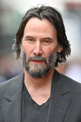 Ahead of F1 Grand Prix of Great Britain NORTHAMPTON, UNITED KINGDOM - JULY 5: Keanu Reeves arrives at the venue to watch the practice session ahead of the F1 British Grand Prix at Silverstone Circuit in Northampton, United Kingdom, on July 5, 2025. Rasid Necati Aslim Anadolu Northampton United Kingdom. Editorial use only. Please get in touch for any other usage.  Copyright: x2025xAnadoluxRasidxNecatixAslimx