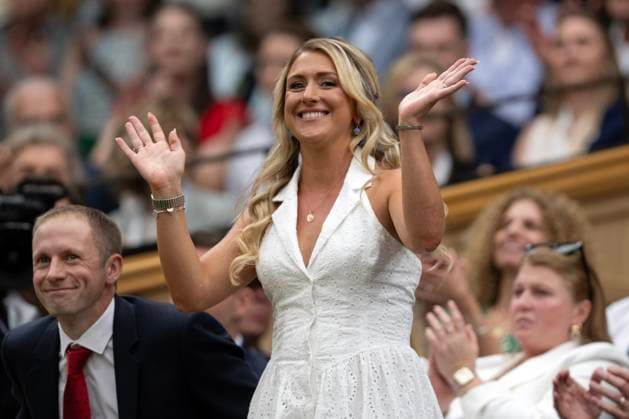 Day Six: The Championships - Wimbledon 2025 LONDON, ENGLAND - JULY 05: Dame Laura Kenny waves from the Royal Box prior to the Gentlemen Singles third round match between Jannik Sinner of Italy and Pedro Martinez of Spain on day six of The Championships Wimbledon 2025 at All England Lawn Tennis and Croquet Club on July 05, 2025 in London, England. London All England Lawn Tennis and Croq England United Kingdom Copyright: xVisionhausx 776301258