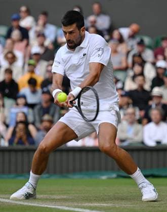 Day Six: The Championships - Wimbledon 2025 LONDON, ENGLAND - JULY 05: Novak Djokovic of Serbia in action against Miomir Kecmanovic of Serbia during the Gentlemen s Singles third round match on day six of The Championships Wimbledon 2025 at All England Lawn Tennis and Croquet Club on July 05, 2025 in London, England. London All England Lawn Tennis and Croq England United Kingdom Copyright: xVisionhausx 776301258