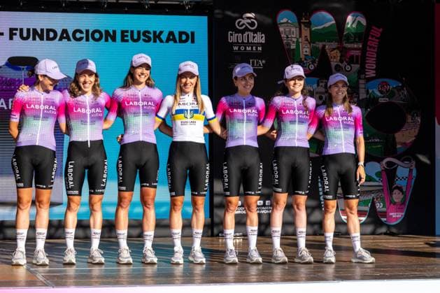 Laboral Kutxa Fundacion Euskadi during Giro d Italia Women - Team Presentation, Giro d Italia race in Bergamo, Italy, July 05 2025  Copyright: xTommasoxBerardi IPAxSportx xipa-agency.netx xx IPA_59981913 IPA_Agency_IPA59981913