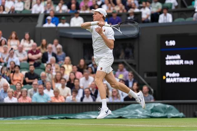 2025-07-05 The Championships Wimbledon 2025 LONDON, UNITED KINGDOM - JULY 5: Jannik Sinner of Italy in action during Day Six of The Championships Wimbledon 2025 at All England Lawn Tennis and Croquet Club on July 5, 2025 in London, United Kingdom. (Photo by Marleen Fouchier BSR Agency) London United Kingdom Content not available for redistribution in The Netherlands directly or indirectly through any third parties. Copyright: xBSRxAgencyx
