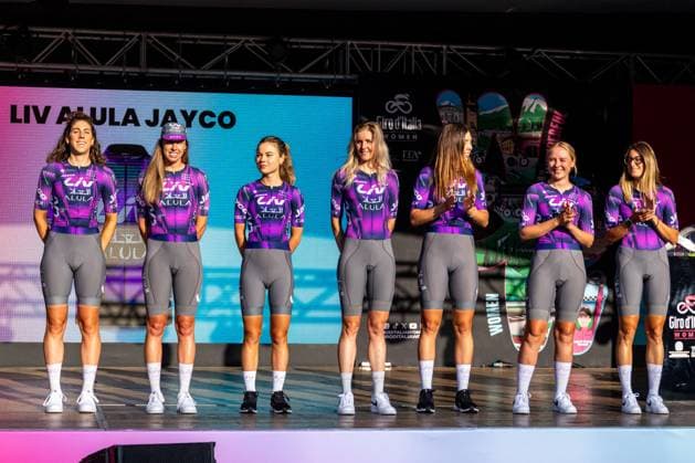 CICLISMO - Giro d Italia - Giro d Italia Women - Team Presentation LIV Alula Jayco Tram during Giro d Italia Women - Team Presentation, Giro d Italia race in Bergamo, Italy, July 05 2025 Bergamo Italy  Copyright: xIPAxSport ABACAx
