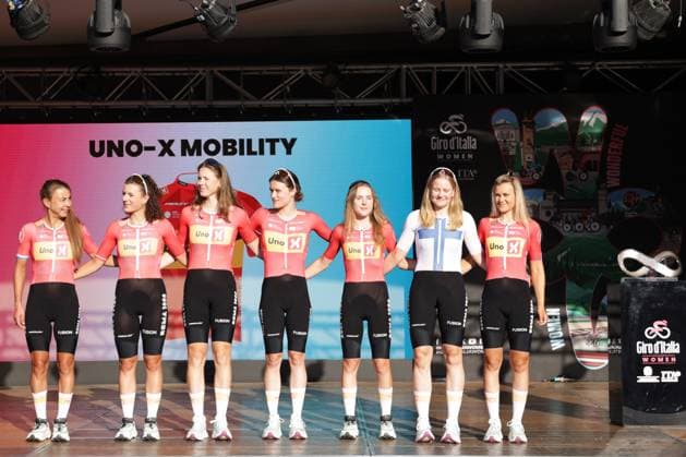 UNO-X MOBILITY During the team presentation ahead of the Giro d™Italia women cycling race in Bergamo. The race starts on Sunday July 6, with the first Tudor ITT stage over 14,2 km, from and to Bergamo, North Italy - Saturday, July 5, 2025. - cycling .  Copyright: xStefanoxNicoli LaPressex