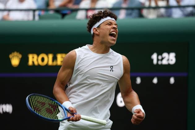 5th July 2025; All England Lawn Tennis and Croquet Club, London, England; Wimbledon Tennis Tournament, Day 6; Ben Shelton (USA) screams in celebration on court Number One after winning the second set against Marton Fucsovics (HUN)  ActionPlus12810234 JohnxPatrickxFletcher