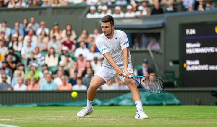Tennis - Wimbledon Championship 2025 - Day 6 LONDON, ENGLAND - Saturday, July 5, 2025: Miomir Kecmanovic (SRB) during the Gentlemen s Singles 3rd Round on Day Six of The Championships Wimbledon 2025 at the All England Lawn Tennis and Croquet Club. (Photo by Kirsten Holst Propaganda) LONDON All England Lawn Tennis and Croquet Club GREATER LONDON ENGLAND  Copyright: xKirstenxHolstx 2025-07-05-089-Wimbledon_2025_Day_6