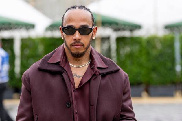 NORTHAMPTONSHIRE, ENG - JULY 05: Lewis Hamilton of the United Kingdom and Team Ferrari (44) enters the paddock before the FP3 session at the F1 Grand Prix of Great Britain on July 05, 2025 at Silverstone Circuit in Northampton, England. (Photo by Bob Kupbens Icon Sportswire) AUTO: JUL 05 F1 British Grand Prix EDITORIAL USE ONLY Icon250705026