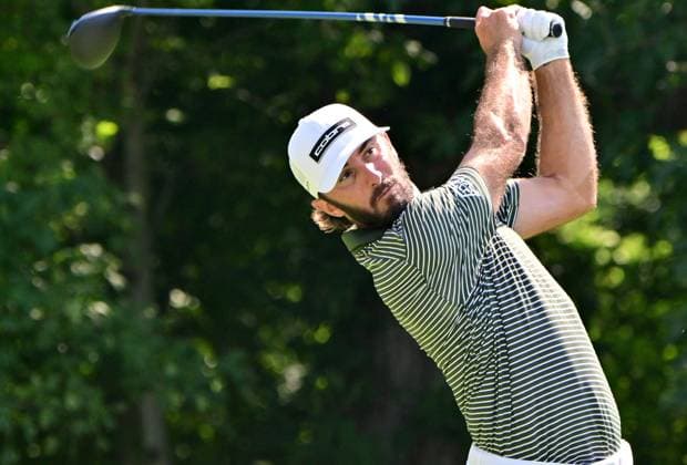 SILVIS, IL - JUL 05: Golfer Max Homa hits his shot on the 2 tee during the third round of the John Deere PGA, Golf Herren Golf Classic on July 05, 2025, at TPC Deere Run in Silvis,IL. (Photo by Keith Gillett Icon Sportswire) GOLF: JUL 05 PGA John Deere Classic EDITORIAL USE ONLY Icon25070552