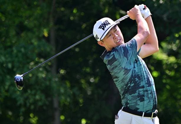 SILVIS, IL - JUL 05: Golfer David Lipsky hits his shot on the 2 tee during the third round of the John Deere PGA, Golf Herren Golf Classic on July 05, 2025, at TPC Deere Run in Silvis,IL. (Photo by Keith Gillett Icon Sportswire) GOLF: JUL 05 PGA John Deere Classic EDITORIAL USE ONLY Icon25070554