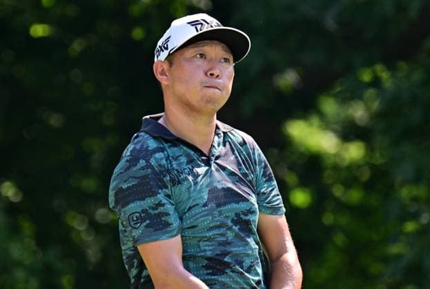 SILVIS, IL - JUL 05: Golfer David Lipsky watches his ball after hitting his shot from the 2 tee during the third round of the John Deere PGA, Golf Herren Golf Classic on July 05, 2025, at TPC Deere Run in Silvis,IL. (Photo by Keith Gillett Icon Sportswire) GOLF: JUL 05 PGA John Deere Classic EDITORIAL USE ONLY Icon25070556