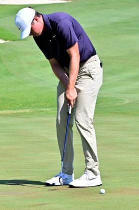 SILVIS, IL - JUL 05: Golfer Davis Thompson putts on the 1 green during the third round of the John Deere PGA, Golf Herren Golf Classic on July 05, 2025, at TPC Deere Run in Silvis,IL. (Photo by Keith Gillett Icon Sportswire) GOLF: JUL 05 PGA John Deere Classic EDITORIAL USE ONLY Icon25070558