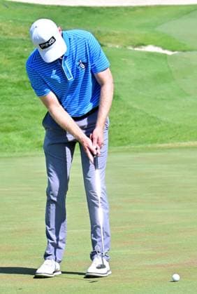 SILVIS, IL - JUL 05: Golfer Brian Campbell putts on the 1 green during the third round of the John Deere PGA, Golf Herren Golf Classic on July 05, 2025, at TPC Deere Run in Silvis,IL. (Photo by Keith Gillett Icon Sportswire) GOLF: JUL 05 PGA John Deere Classic EDITORIAL USE ONLY Icon25070559