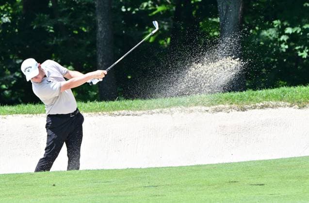 SILVIS, IL - JUL 05: Golfer Emiliano Grillo hits out of a bunker on the 6 fairway during the third round of the John Deere PGA, Golf Herren Golf Classic on July 05, 2025, at TPC Deere Run in Silvis,IL. (Photo by Keith Gillett Icon Sportswire) GOLF: JUL 05 PGA John Deere Classic EDITORIAL USE ONLY Icon25070572