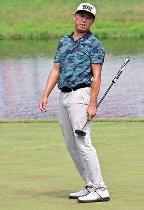 SILVIS, IL - JUL 05: Golfer David Lipsky reacts after missing a putt during the third round of the John Deere PGA, Golf Herren Golf Classic on July 05, 2025, at TPC Deere Run in Silvis,IL. (Photo by Keith Gillett Icon Sportswire) GOLF: JUL 05 PGA John Deere Classic EDITORIAL USE ONLY Icon25070577