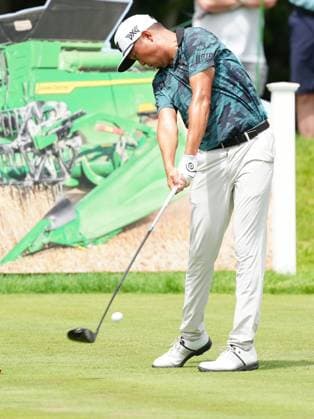 SILVIS, IL - JULY 05: PGA, Golf Herren golfer David Lipsky plays his tee shot on the 18th hole during the John Deere Classic on July 5, 2025, at TPC Deere Run in Silvis, Illinois. (Photo by Brian Spurlock Icon Sportswire) GOLF: JUL 05 PGA John Deere Classic EDITORIAL USE ONLY Icon25070570