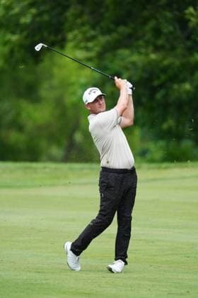 SILVIS, IL - JULY 05: PGA, Golf Herren golfer Emiliano Grillo plays his second shot on the 15th hole during the John Deere Classic on July 5, 2025, at TPC Deere Run in Silvis, Illinois. (Photo by Brian Spurlock Icon Sportswire) GOLF: JUL 05 PGA John Deere Classic EDITORIAL USE ONLY Icon25070577