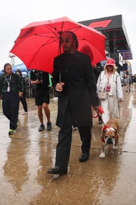 F1 British Grand Prix 2025 Lewis Hamilton of Ferrari with his dog Roscoe ahead of the Formula 1 British Grand Prix at Silverstone Circuit in Northampton, Great Britain on July 6, 2025. Northampton United Kingdom  Copyright: xJakubxPorzyckix originalFilename:porzycki-f1britis250706_npenW.jpg