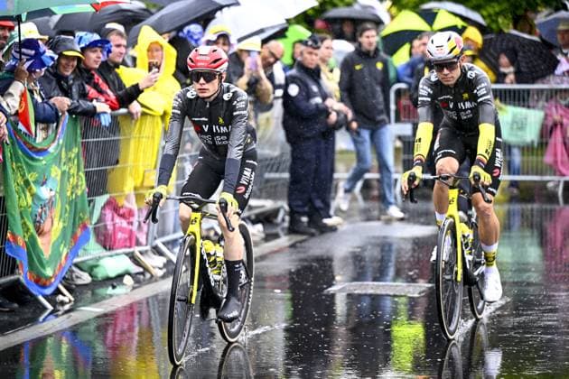 Danish Jonas Vingegaard Hansen of Team Visma-Lease a Bike and Belgian Wout van Aert of Team Visma-Lease a Bike pictured at the start of the second stage of the 2025 Tour de France cycling race, from Lauwin-Planque to Boulogne-sur-Mer (212 km), on Sunday 06 July 2025 in France. The 112th edition of the Tour de France starts on Saturday 5 July in Lille, and will finish in Paris on the 27th of July. JASPERxJACOBS  x128532403x