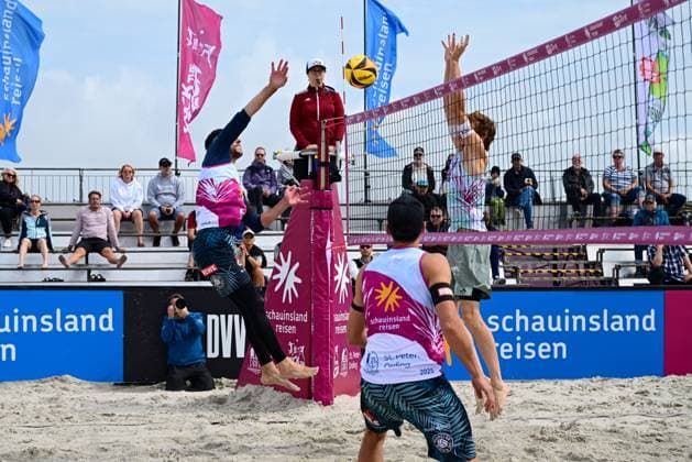Beach volleyball I men I women I semi-finals I national l St Peter Ording I beach I sandbank I festival character I SPO I 06 07 2025 I v l Zemljak Nejc 1 Beachclub Kiel against Wolf Peter TuSA 06 Duesseldorf , Rock the Beach the national beach volleyball series with festival character on the sandbank beach in Ording from 04 07 06 07 2025 , qualification for the German Championship , Ording Sandbank Schleswig Holstein Germany