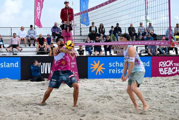 Beach volleyball I men I women I semi-finals I national l St Peter Ording I beach I sandbank I festival character I SPO I 06 07 2025 I v l Erdmann Jonathan 1 Beachclub Kiel , Wolf Georg Eintracht Spontent , Rock the Beach the national beach volleyball series with festival character on the sandbank beach in Ording from 04 07 06 07 2025 , qualification for the German Championship , Ording Sandbank Schleswig Holstein Germany