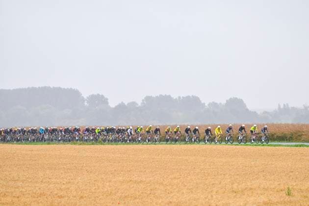 Tour de France 2025 Stage 2 BOULOGNE-SUR-MER, FRANCE - JULY 06 : Illustration picture of the peloton during stage 2 of the 112th edition of Tour de France an UCI World Tour 2.UWT cycling road race stage for Men Elite of 212 km with start in Lauwin-Planque and finish in Boulogne-sur-Mer on July 6, 2025 in Boulogne-sur-Mer, France, 06 07 2025 ( Motordriver Kenny Verfaillie - Boulogne-sur-Mer France  Copyright: xJanxDexMeuleneirx