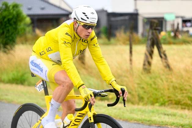 Tour de France 2025 Stage 2 BOULOGNE-SUR-MER, FRANCE - JULY 06 : Philipsen Jasper (BEL) of Alpecin-Deceuninck in the peloton during stage 2 of the 112th edition of Tour de France an UCI World Tour 2.UWT cycling road race stage for Men Elite of 212 km with start in Lauwin-Planque and finish in Boulogne-sur-Mer on July 6, 2025 in Boulogne-sur-Mer, France, 06 07 2025 ( Motordriver Kenny Verfaillie - Boulogne-sur-Mer France  Copyright: xJanxDexMeuleneirx