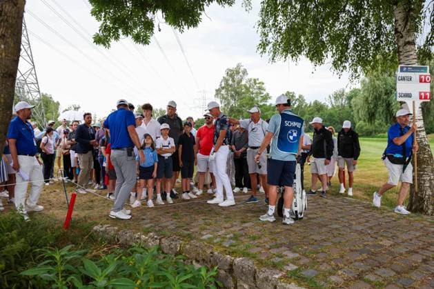 Matti Schmid GER lies in the ditch and has to drop, 36 BMW International Open 2025, Golf, DP World Tour, Men, Final, 06 07 2025 Eichenried Bavaria Germany Copyright: xkolbert-press ChristianxKolbertx