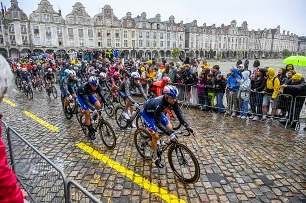 Tour de France 2025 Stage 2 BOULOGNE-SUR-MER, FRANCE - JULY 06 : Illustration picture in Arras, Roglic Primoz (SLO) of Red Bull BORA - Hansgrohe during stage 2 of the 112th edition of Tour de France an UCI World Tour 2.UWT cycling road race stage for Men Elite of 212 km with start in Lauwin-Planque and finish in Boulogne-sur-Mer on July 6, 2025 in Boulogne-sur-Mer, France, 06 07 2025 ( Motordriver Kenny Verfaillie - Boulogne-sur-Mer France  Copyright: xJanxDexMeuleneirx