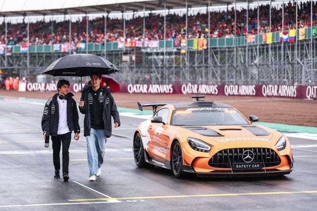 F1 - BRITISH GRAND PRIX 2025 RUSSELL George (gbr), Mercedes AMG F1 Team W16, portrait and KIMI ANTONELLI Andrea (ita), Mercedes AMG F1 Team W16, portrait during the Formula 1 Qatar Airways British Grand Prix 2025, 12th round of the 2025 FIA Formula One World Championship, WM, Weltmeisterschaft from July 4 to 6, 2025 on the Silverstone Circuit, in Silverstone, United Kingdom - SilverstoneUnited Kingdom Copyright: xEricxAlonsox