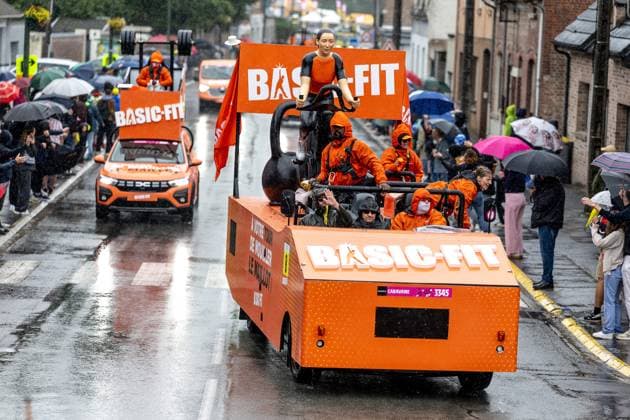 TOUR DE FRANCE 2025 PHOTOPQR VOIX DU NORD PASCAL BONNIERE ; 06 07 2025 ; BIACHE SAINT VAAST 06.07.2025 2me etape du Tour de France LAuwin Plancke jusque Boulogne sur Mer sous la pluie , caravane , basic Fit . Photo Pascal Bonniere La voix Du Nord - French cycling race Tour de France 2024 takes place in july 2025 HAUTS DE FRANCE France  Copyright: xPHOTOPQR VOIXxDUxNORD MAXPPPxPASCALxBONNIEREx 20250706VDN1926 20250706VDN1926