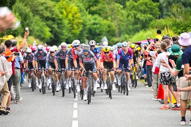 Tour de France 2025 Stage 2 BOULOGNE-SUR-MER, FRANCE - JULY 06 : Dillier Silvan (CHE) of Alpecin-Deceuninck leading the peloton during stage 2 of the 112th edition of Tour de France an UCI World Tour 2.UWT cycling road race stage for Men Elite of 212 km with start in Lauwin-Planque and finish in Boulogne-sur-Mer on July 6, 2025 in Boulogne-sur-Mer, France, 06 07 2025 ( Motordriver Kenny Verfaillie - Boulogne-sur-Mer France  Copyright: xJanxDexMeuleneirx