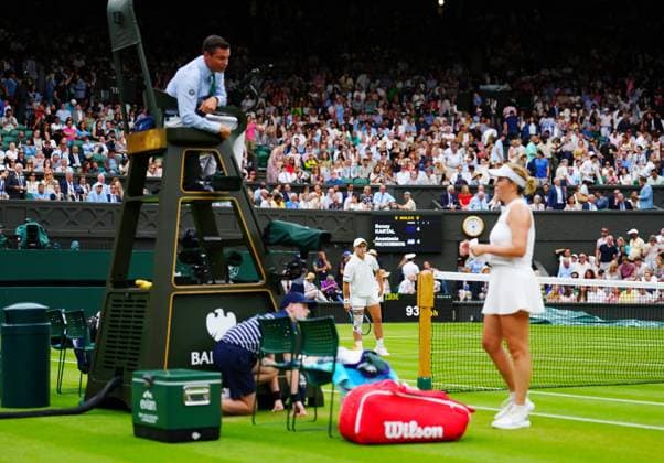 Delay due to a problem with the automated line calling system Wimbledon Tennis Championships, Day 7, The All England Lawn Tennis and Croquet Club, London, UK - 06 Jul 2025London The All England Lawn Tennis and United Kingdom  Copyright: xJavierxGarcia Shutterstockx 15387061bj