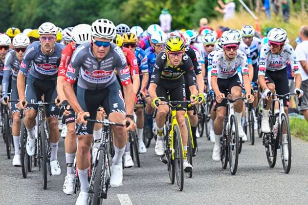 Tour de France 2025 Stage 2 BOULOGNE-SUR-MER, FRANCE - JULY 06 : Benoot Tiesj (BEL) of Team Visma - Lease a Bike in the peloton during stage 2 of the 112th edition of Tour de France an UCI World Tour 2.UWT cycling road race stage for Men Elite of 212 km with start in Lauwin-Planque and finish in Boulogne-sur-Mer on July 6, 2025 in Boulogne-sur-Mer, France, 06 07 2025 ( Motordriver Kenny Verfaillie - Boulogne-sur-Mer France  Copyright: xJanxDexMeuleneirx