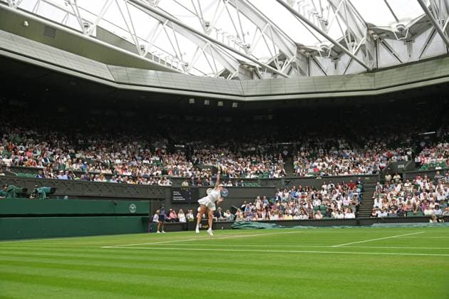 Wimbledon Tennis Championships - Day 7 LONDON, UNITED KINGDOM - JULY 06: Anastasia Pavlyuchenkova plays in the Ladies singles fourth round match against Sonay Kartal of the United Kingdom (not seen) during day seven of The Championships Wimbledon 2025 at All England Lawn Tennis and Croquet Club on July 06, 2025 in London, United Kingdom. Ray Tang Anadolu London United Kingdom. Editorial use only. Please get in touch for any other usage.  Copyright: x2025xAnadoluxRayxTangx