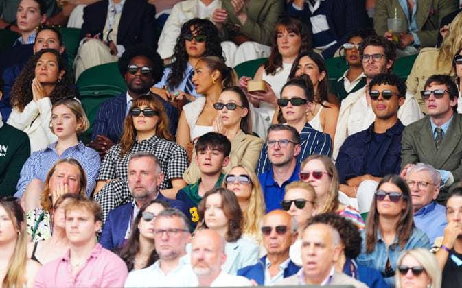 Catriona Chandler, Bella Maclean, Erin Doherty, Matthew Broome and Guy Remmers watching the action on Centre Court Wimbledon Tennis Championships, Day 7, The All England Lawn Tennis and Croquet Club, London, UK - 06 Jul 2025London The All England Lawn Tennis and United Kingdom  Copyright: xJavierxGarcia Shutterstockx 15387061bw