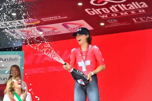 Marlen REUSSER (MOVISTAR TEAM) the winner of the stage during Giro d Italia Women - Stage 1 - Bergamo Bergamo, Giro d Italia race in Bergamo, Italy, July 06 2025  Copyright: xDavidexVaninetti IPAxSportx xipa-agency.netx xx IPA_60020617 IPA_Agency_IPA60020617