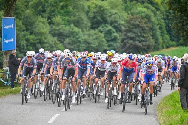 Tour de France 2025 Stage 2 BOULOGNE-SUR-MER, FRANCE - JULY 06 : Team Alpecin - Deceuninck, Red Bull - BORA - Hansgrohe in action during stage 2 of the 112th edition of Tour de France an UCI World Tour 2.UWT cycling road race stage for Men Elite of 212 km with start in Lauwin-Planque and finish in Boulogne-sur-Mer on July 6, 2025 in Boulogne-sur-Mer, France, 06 07 2025 ( Motordriver Kenny Verfaillie - Boulogne-sur-Mer France  Copyright: xJanxDexMeuleneirx