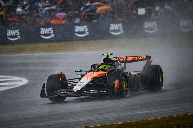 F1 - BRITISH GRAND PRIX 2025 04 NORRIS Lando (gbr), McLaren F1 Team MCL39, action during the Formula 1 Qatar Airways British Grand Prix 2025, 12th round of the 2025 FIA Formula One World Championship, WM, Weltmeisterschaft from July 4 to 6, 2025 on the Silverstone Circuit, in Silverstone, United Kingdom - SilverstoneUnited Kingdom  Copyright: xALBERTOxVIMERCATIx
