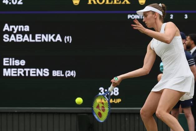 Belgian Elise Mertens pictured in action during a tennis match against Belarusian Sabalenka, in the round of 16 of the women s singles at the 2025 Wimbledon grand slam tournament, Sunday 06 July 2025 at the All England Tennis Club, in South-West London, Britain. BENOITxDOPPAGNE  x128545095x